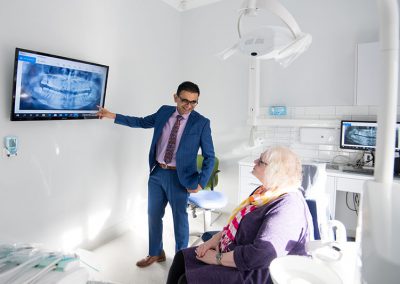 dr nishant explains x-ray result