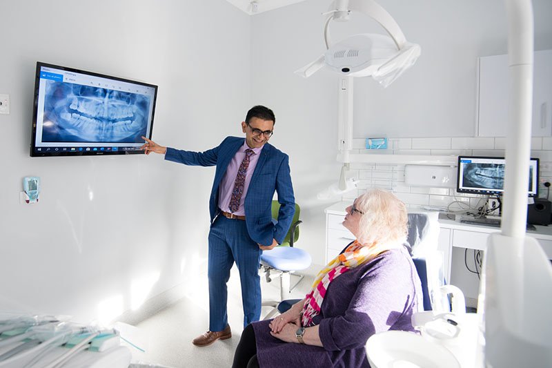 dr nishant explains x-ray result